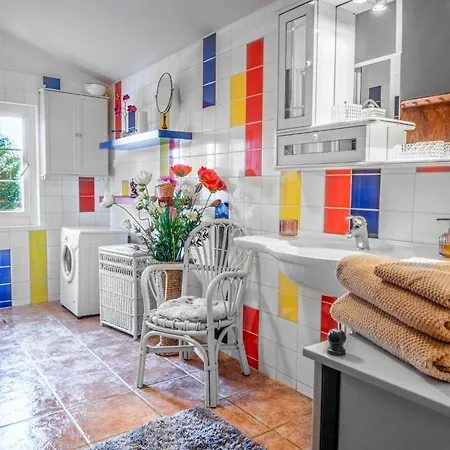 Prázdninový dům Pondside Retreat & Canoe By Interhome