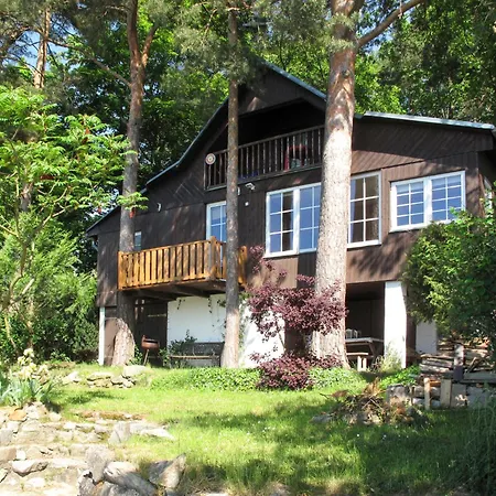 Prázdninový dům Pondside Retreat & Canoe By Interhome Holubovska Basta