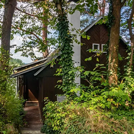 Pondside Retreat & Canoe By Interhome *