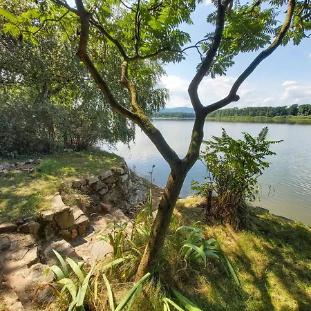 Pondside Retreat & Canoe By Interhome Holubovska Basta